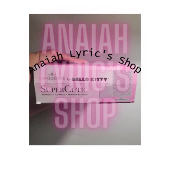 Hello Kitty® Supercute Trifold + Compact Bundle - Picture 6 of 14